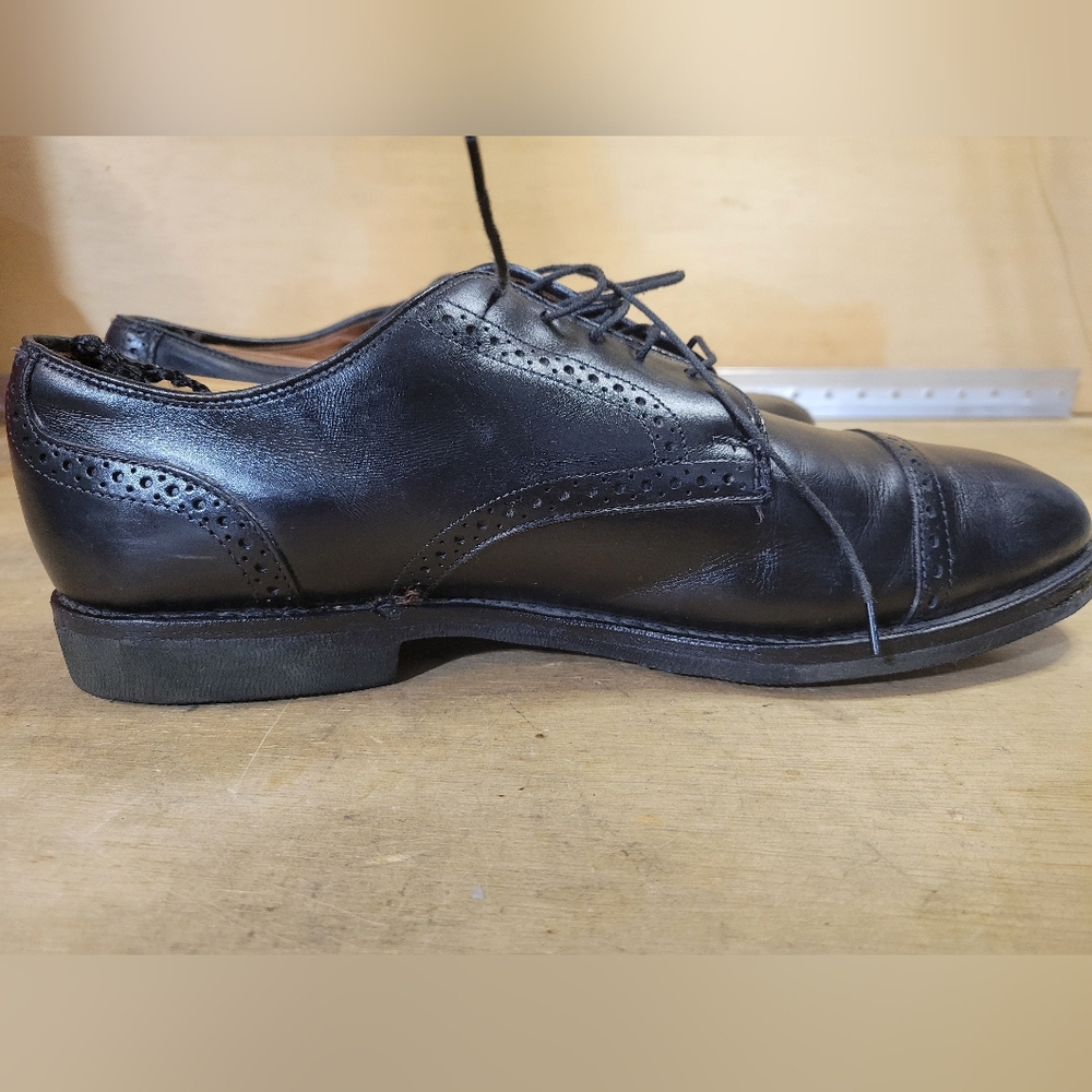 Allen Edmonds Black Leather Oxfords 11 B - Picture 6 of 10